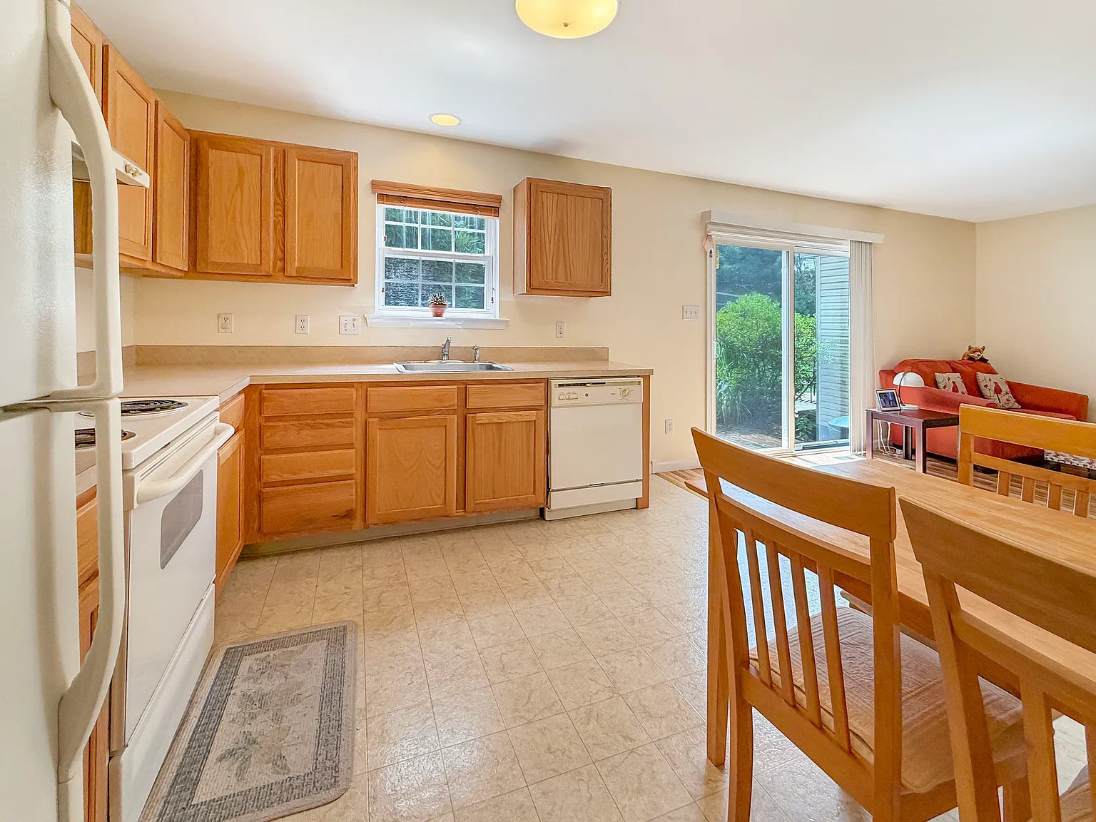 3 bed, 1458 sqft, $2,500 — Photo 4