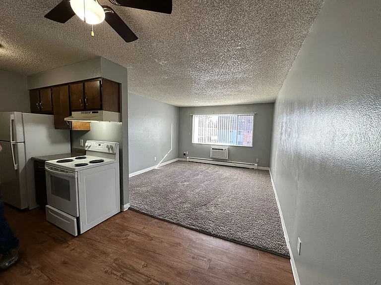 Prospect Pointe Apartments — Photo 49