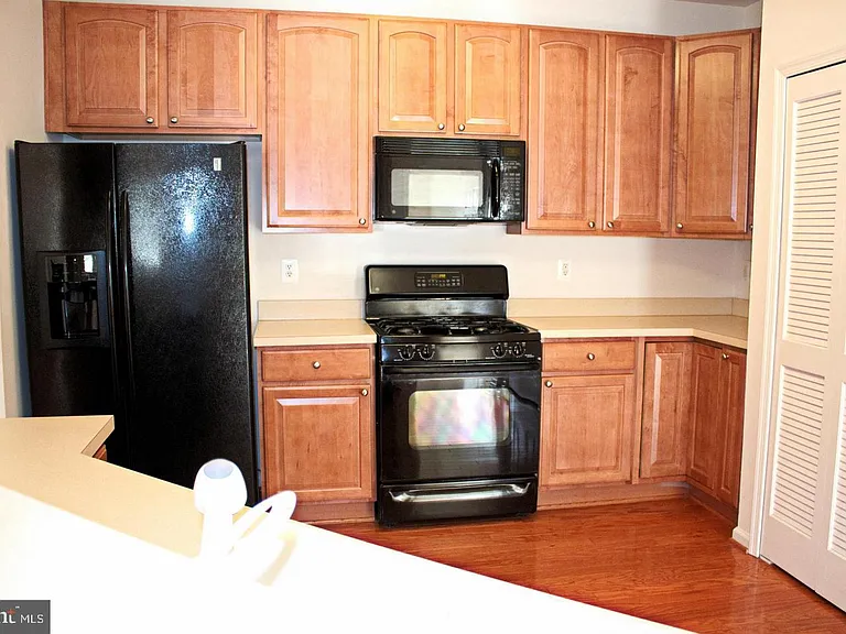 6212 Westchester Park Dr #B — Photo 2