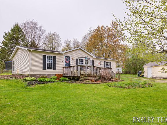 2nd image of 10256 Poplar Dr NE