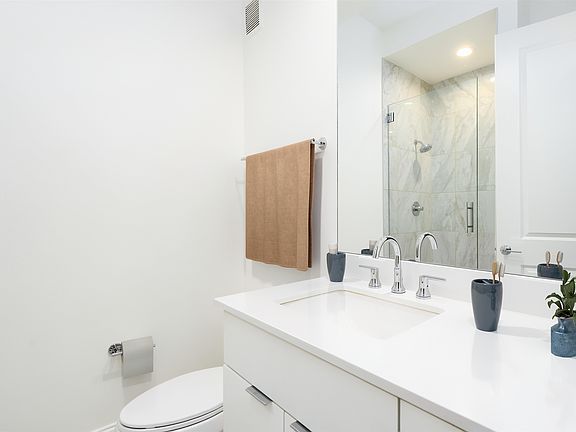 5th image of 717 Riverside Dr #1505