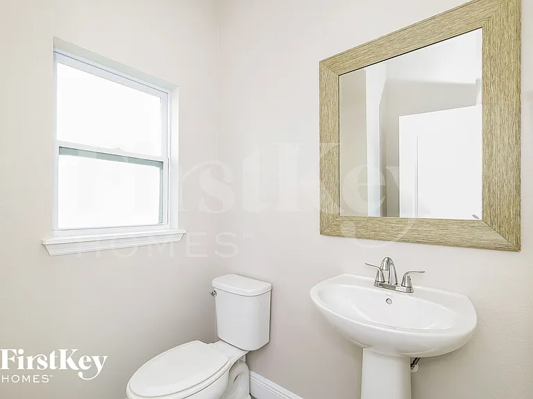 421 Finley Ave — Photo 13