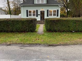 37 Watson Pl, Islip, NY 11751