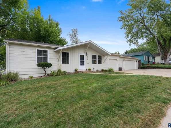 2800 E 18th St, Sioux Falls, SD 57103