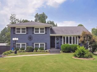 6649 Iroquois Park Rd, Louisville, KY 40214