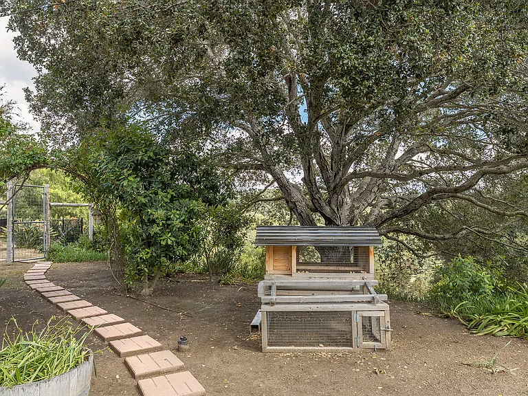 601 Country Club Dr — Photo 23