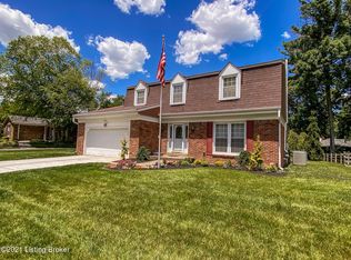 10807 Falkirk Rd, Douglass Hills, KY 40243