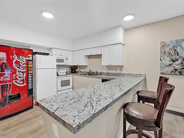 11811 Lake Ave #703 — Photo 19