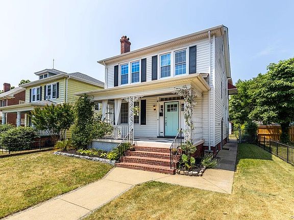 3rd image of 2704 Northumberland Ave