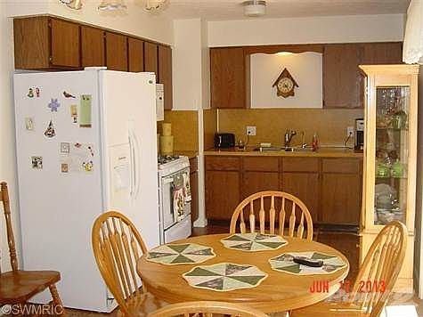 Beautiful kitchen and eating area.