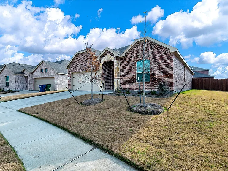 537 Robinson Way — Photo 3