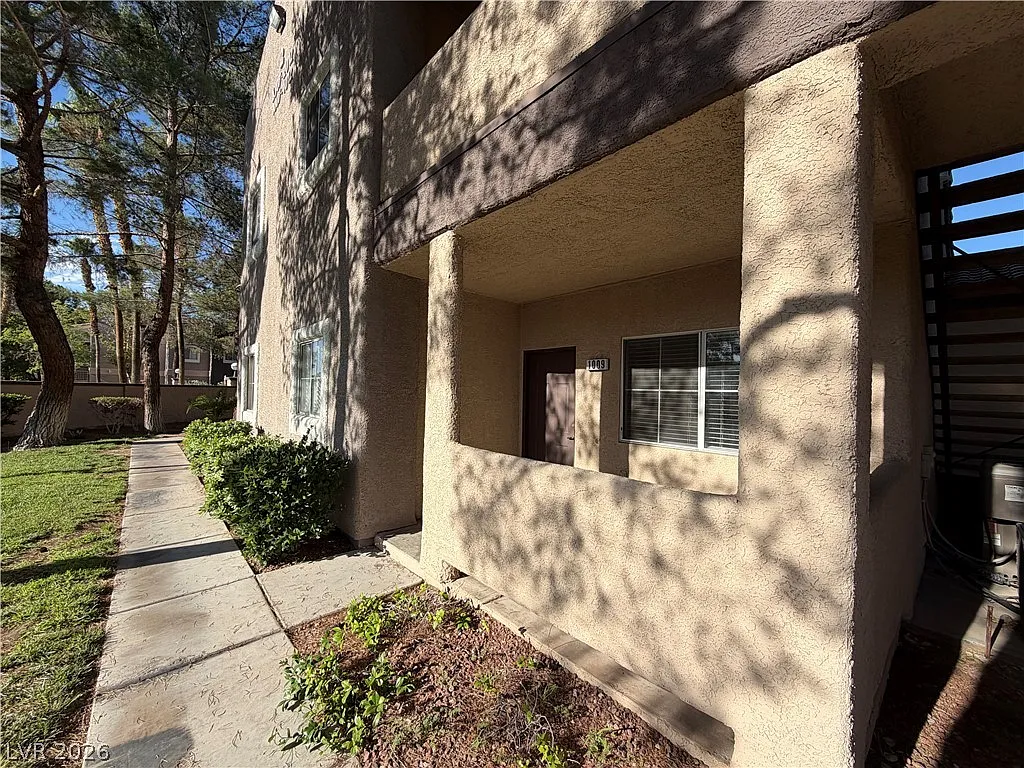 3 bed, 2.0 bath, 1131 sqft, $1,695 — Photo 2