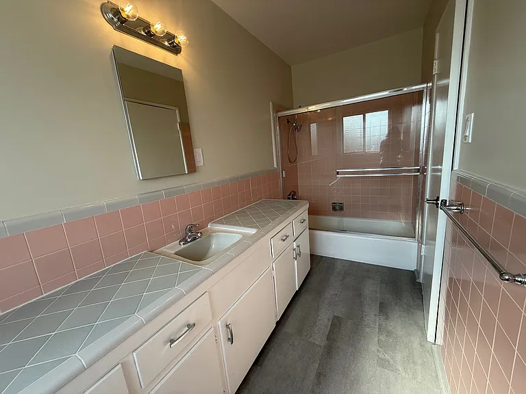 4350 N Lakewood Blvd #8 — Photo 9