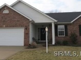 305 Redwood Dr, Edwardsville, IL 62025