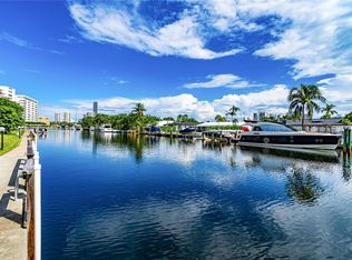 455 Paradise Isle Blvd APT 106, Hallandale Beach, FL 33009