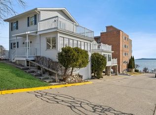 328 Bay View Ave, Fontana, WI 53125