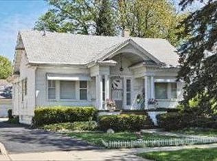 1740 Maclean Ct, Glenview, IL 60025