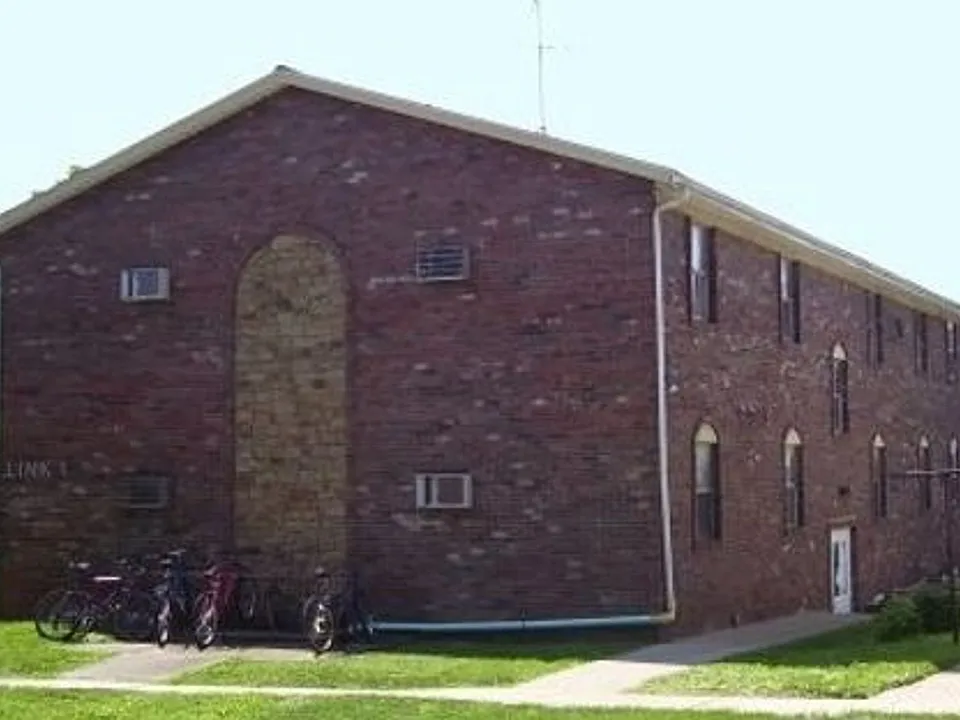 406 E 11th