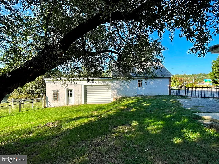 4085 Hallowing Point Rd — Photo 40
