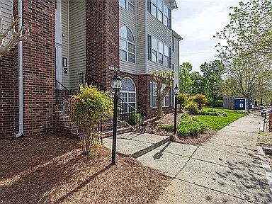 2 bed, 1200 sqft, $1,500 — Photo 2