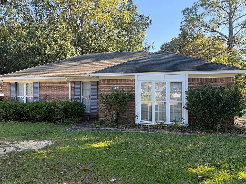 2612 Green Oaks Dr