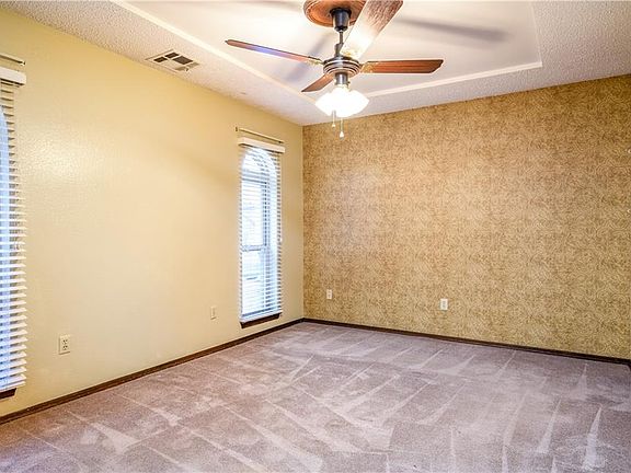 3rd image of 317 S Morgan Dr