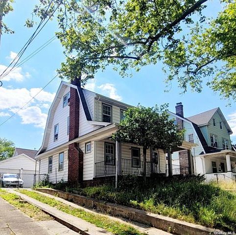 1st image of 8548 152nd St