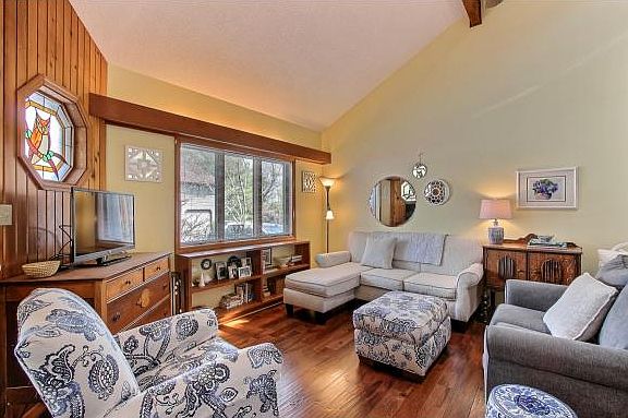4th image of 147 Aston Pl #147