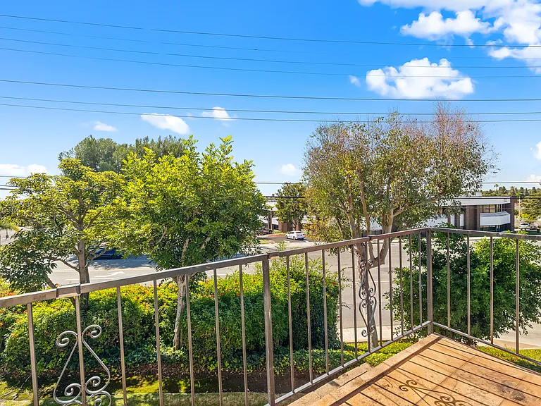 2853 N Palm Ave #2 — Photo 4