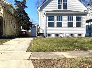 941 Lebanon St, Aurora, IL 60505