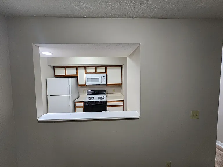 Evergreen Ridge Apartments — Photo 20
