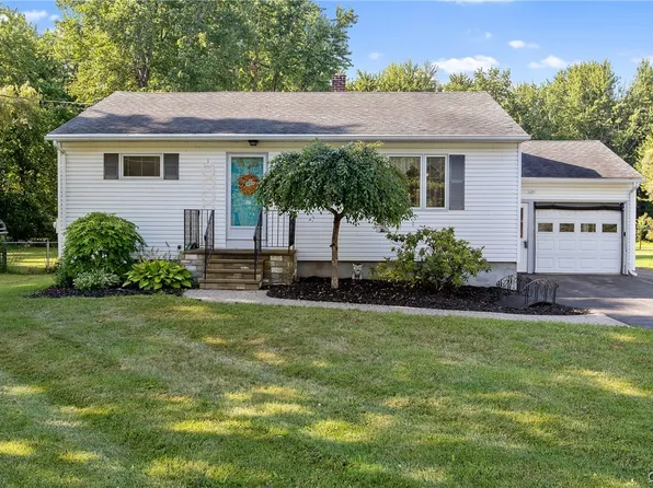 7520 Kirkville Rd, East Syracuse, NY 13057