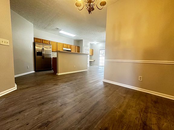 3rd image of 2910 Montague Place Dr