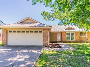 1202 Chapel Hill Dr, Mansfield, TX 76063