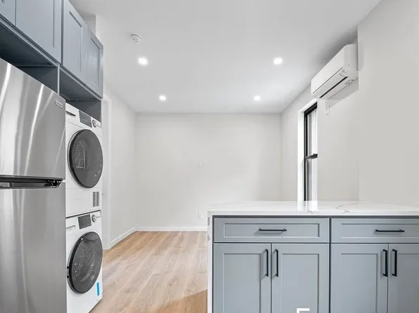 23-89 37th Street image 6 of 7