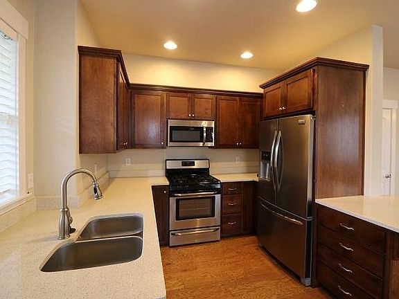 4th image of 515 G St APT 241