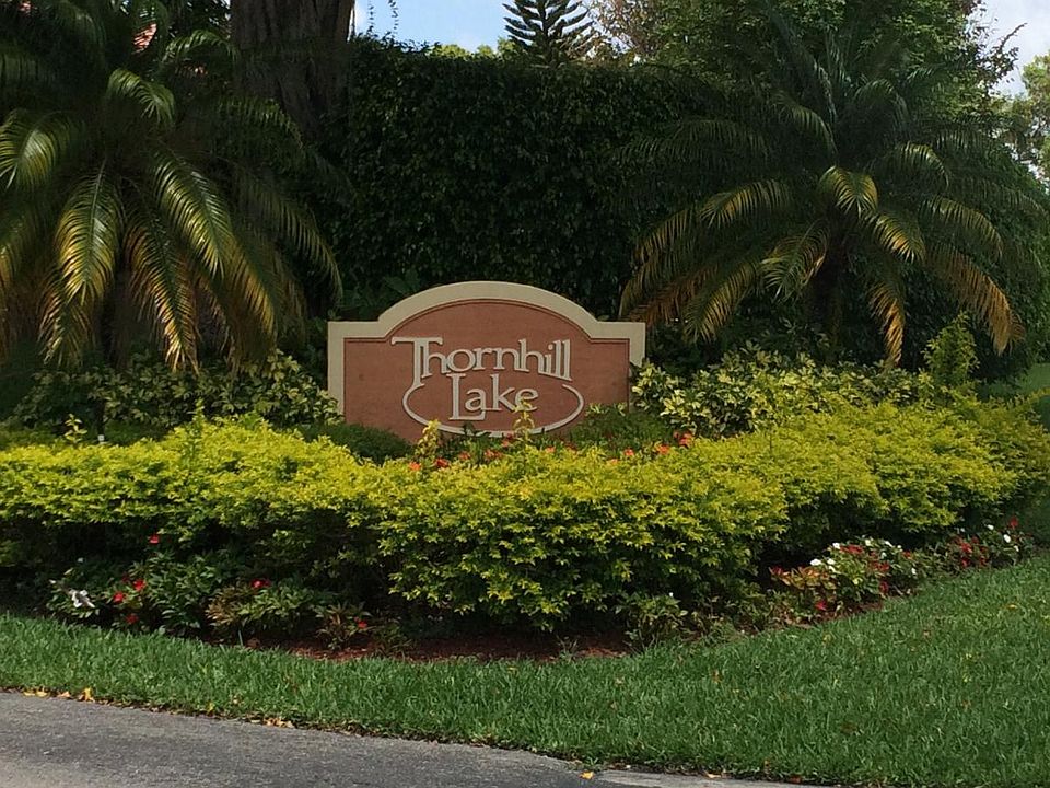 Entry from Palmetto Circle South