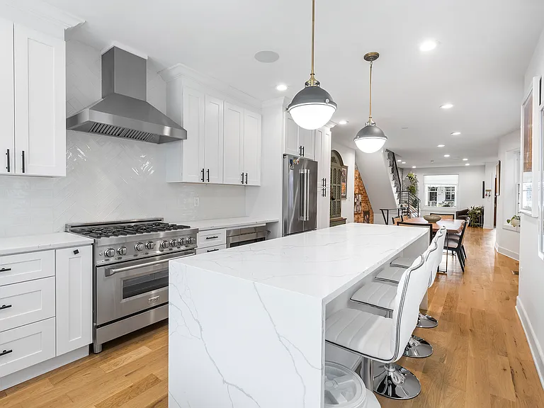 4638 Locust St — Photo 4