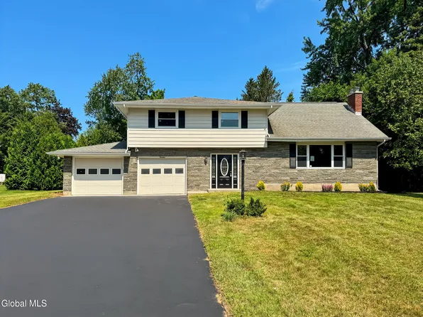 14 Cloverleaf Drive, Ballston Lake, NY 12019