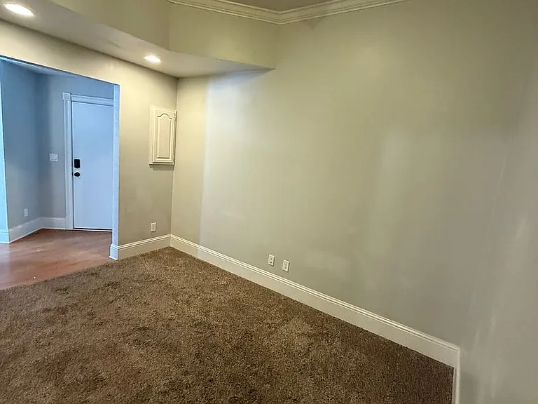 506 N Cascade Avenue — Photo 12