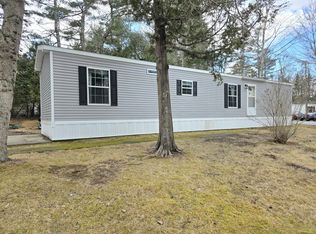 21 Robin Hood Circle, Bucksport, ME 04416