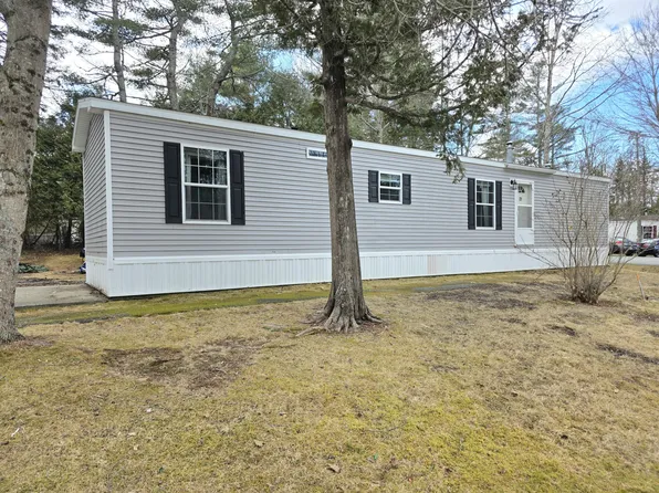 21 Robin Hood Circle, Bucksport, ME 04416