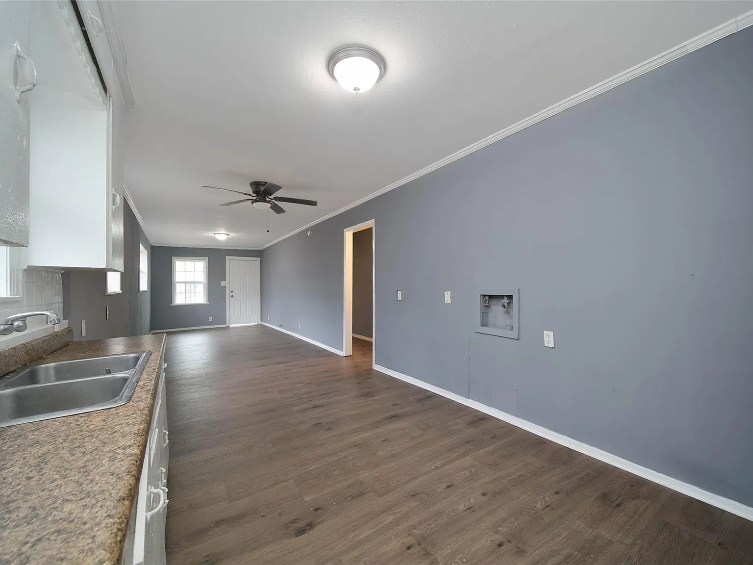 2 bed, 1.0 bath, 777 sqft, $1,095 — Photo 3