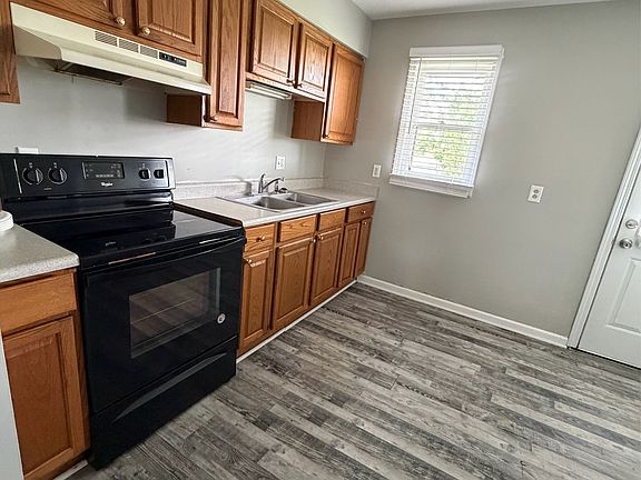 2nd image of 511 Forrest Dr #2