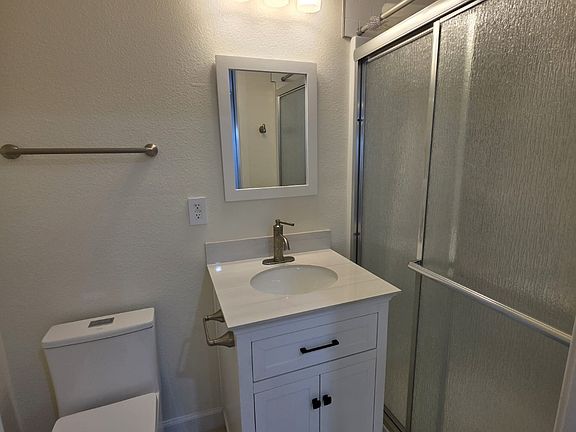 5th image of 336 W Connecticut Ave #2