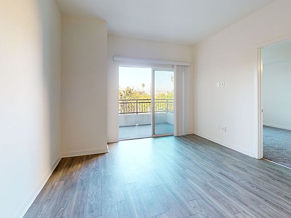 5th image of 5762 Morley St #410