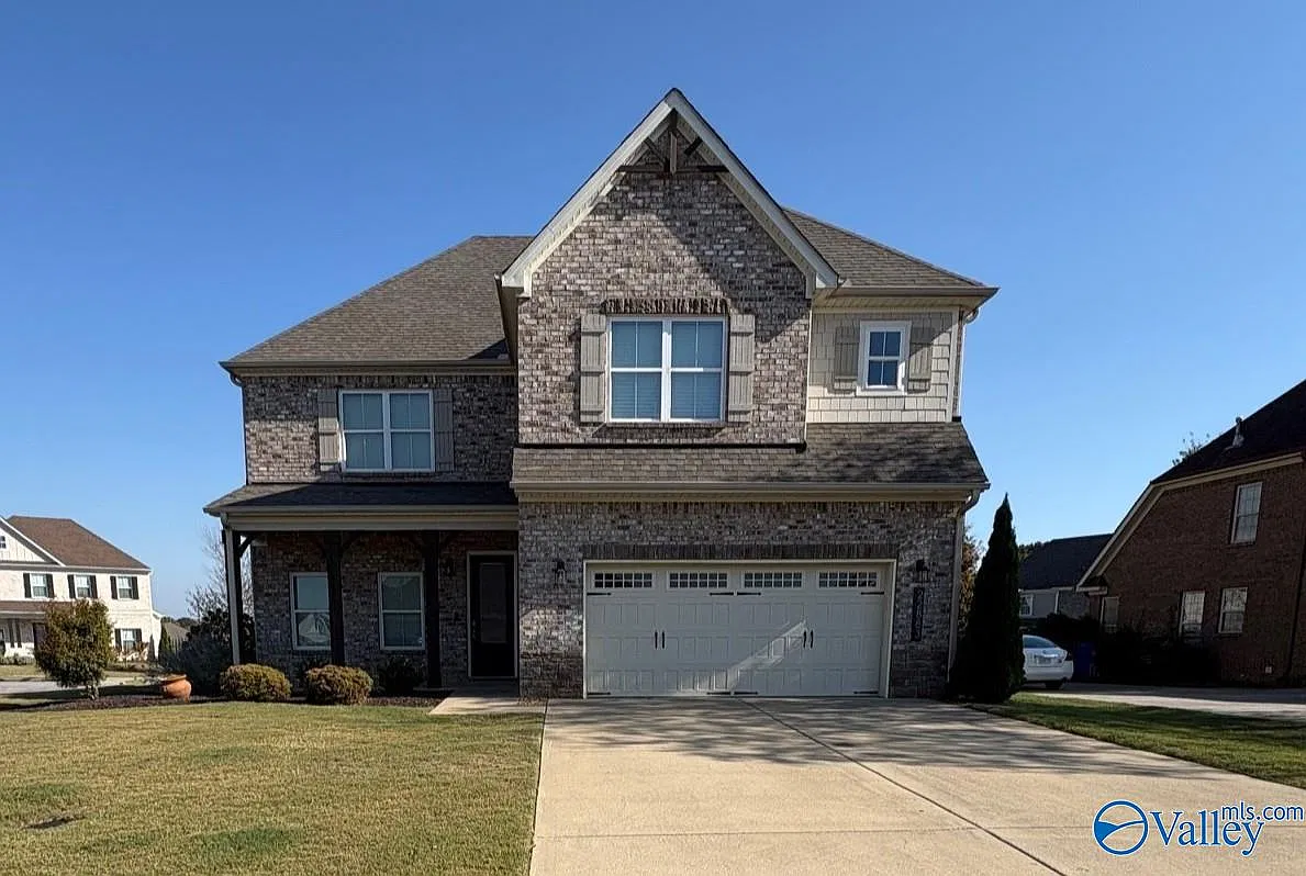 4 bed, 2.5 bath, 2763 sqft, $2,500 — Photo 1