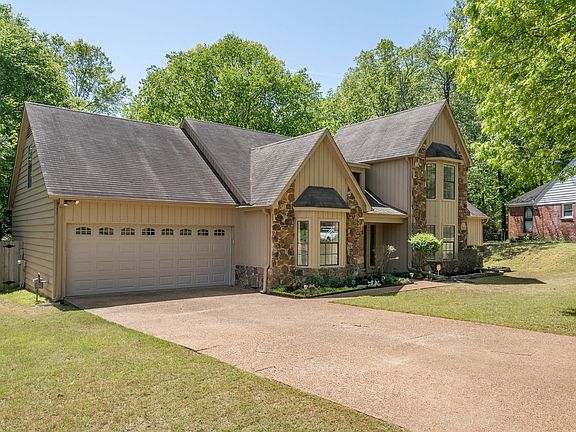 2nd image of 8533 Chippingham Dr