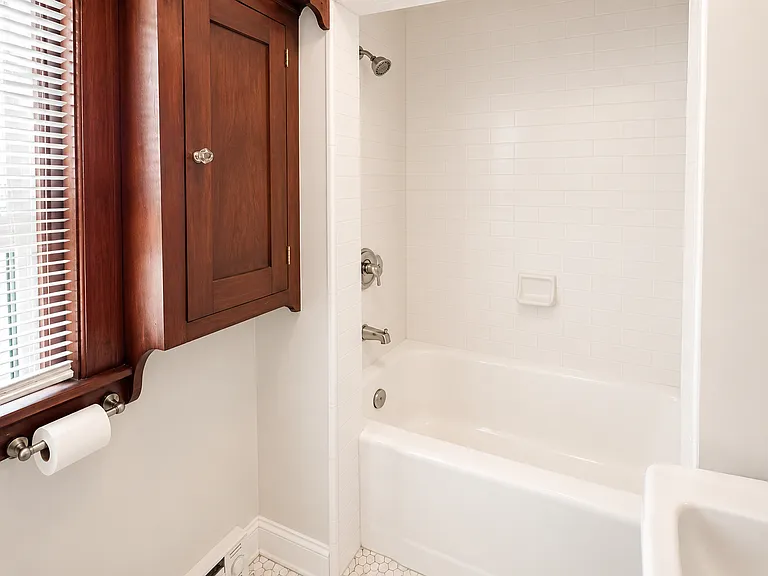 2468 Broadway #2468 — Photo 13