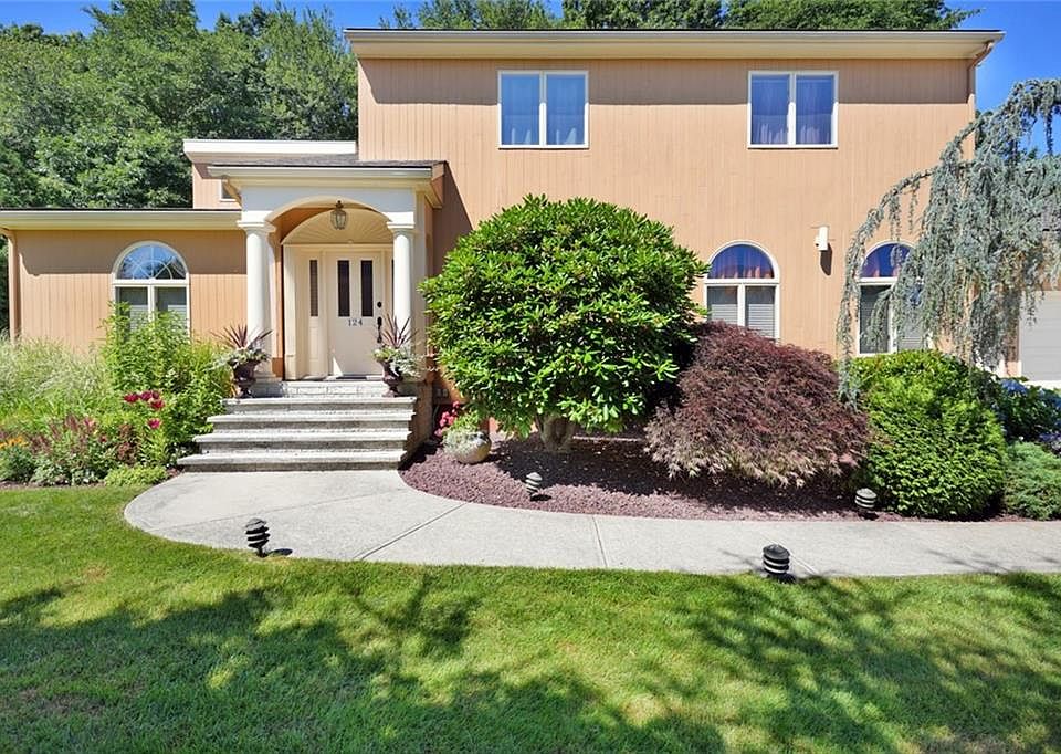 124 Alpine Estates Dr, Cranston, RI 02921 Zillow
